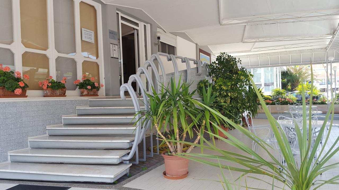 Residence Moresco Lido di Jesolo Exteriör bild