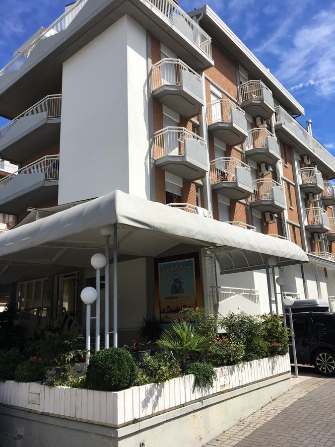 Residence Moresco Lido di Jesolo Exteriör bild