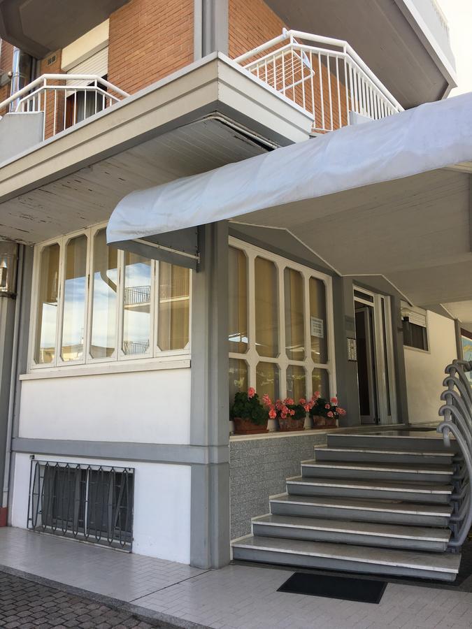 Residence Moresco Lido di Jesolo Exteriör bild