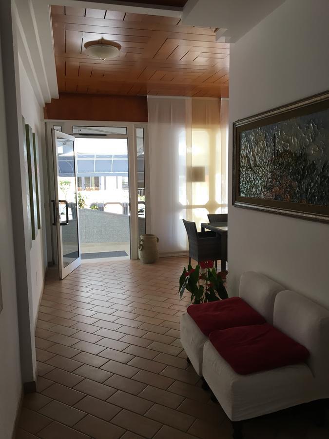 Residence Moresco Lido di Jesolo Exteriör bild