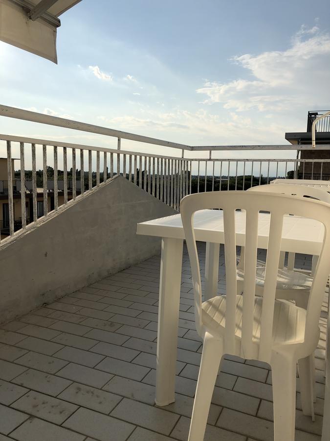 Residence Moresco Lido di Jesolo Exteriör bild